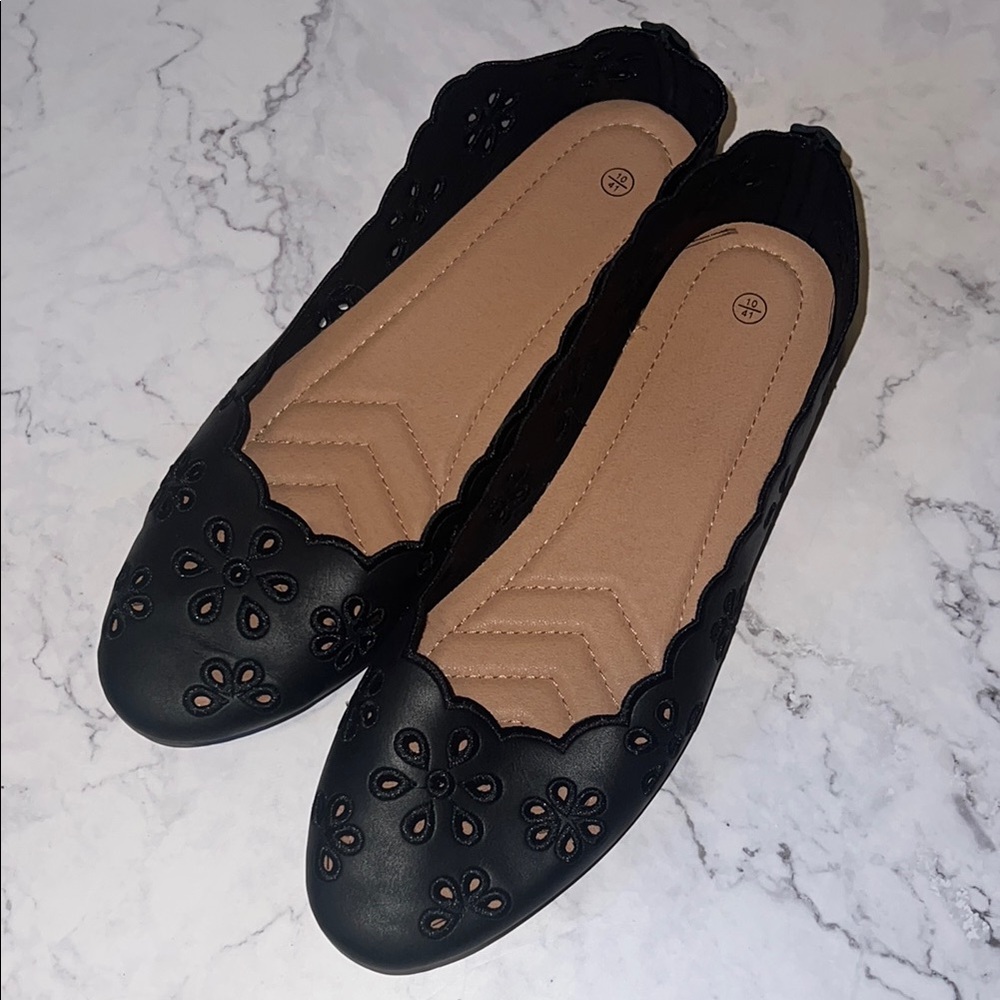 Black Floral Cutout Women's Flats